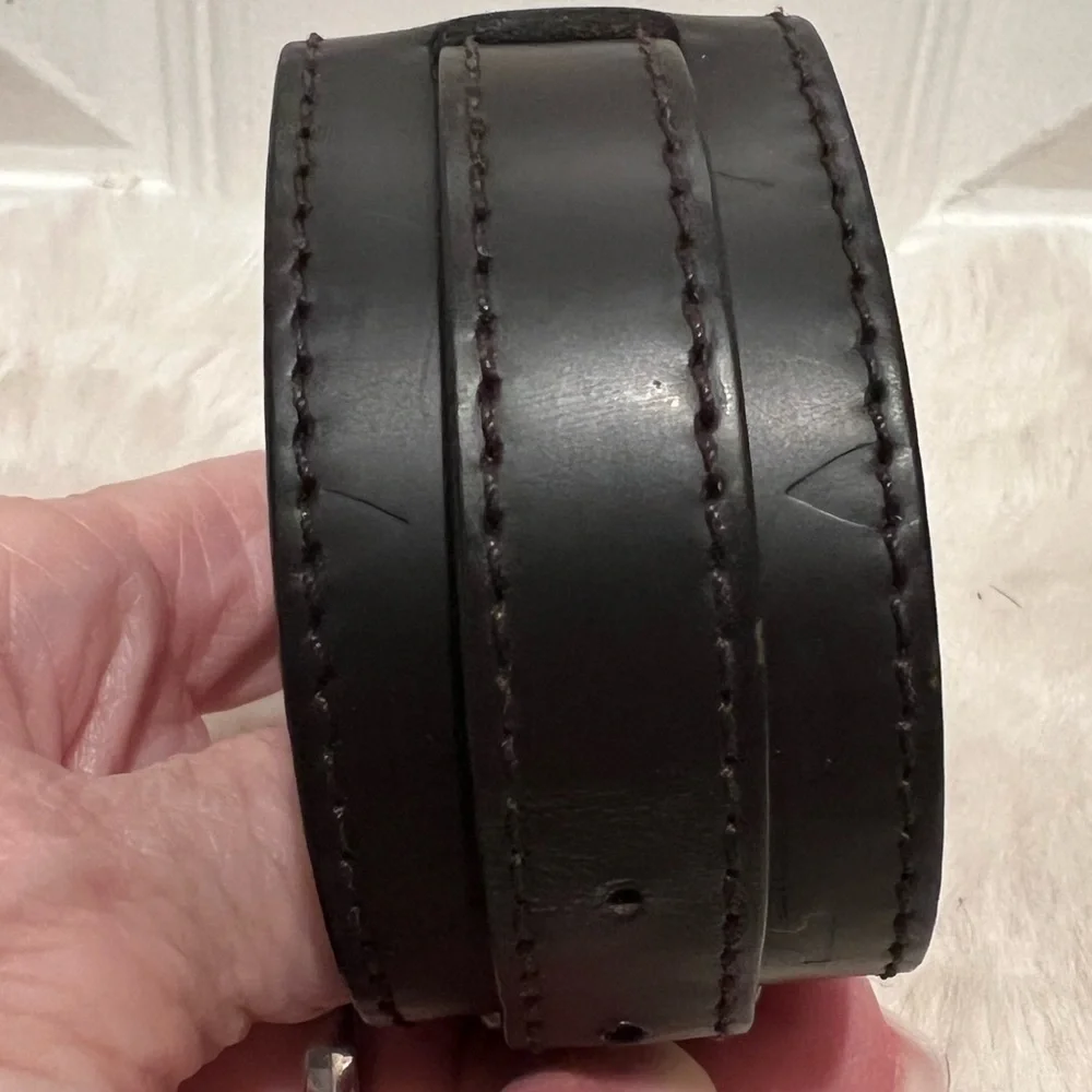 LOUIS VUITTON MONOGRAM GLASE FORCE WRAP LEATHER BRACELET. - Picture 8 of 15